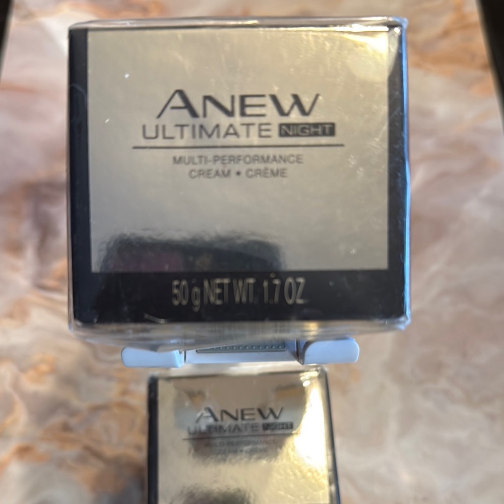 Anew Ultimate Night Cream - Silver and Black